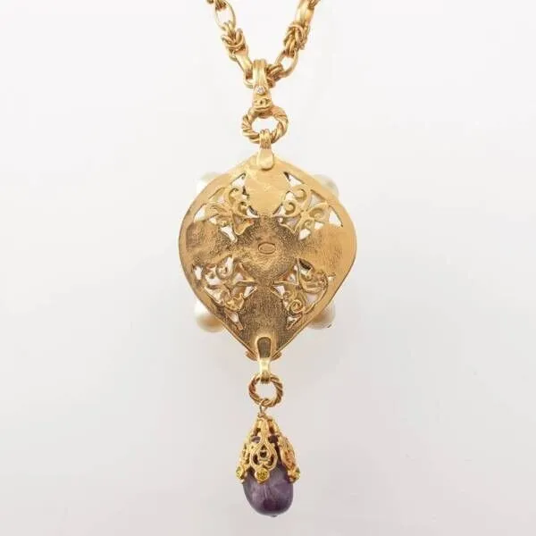 Chanel 05A Coco Mark Amethyst Pearl